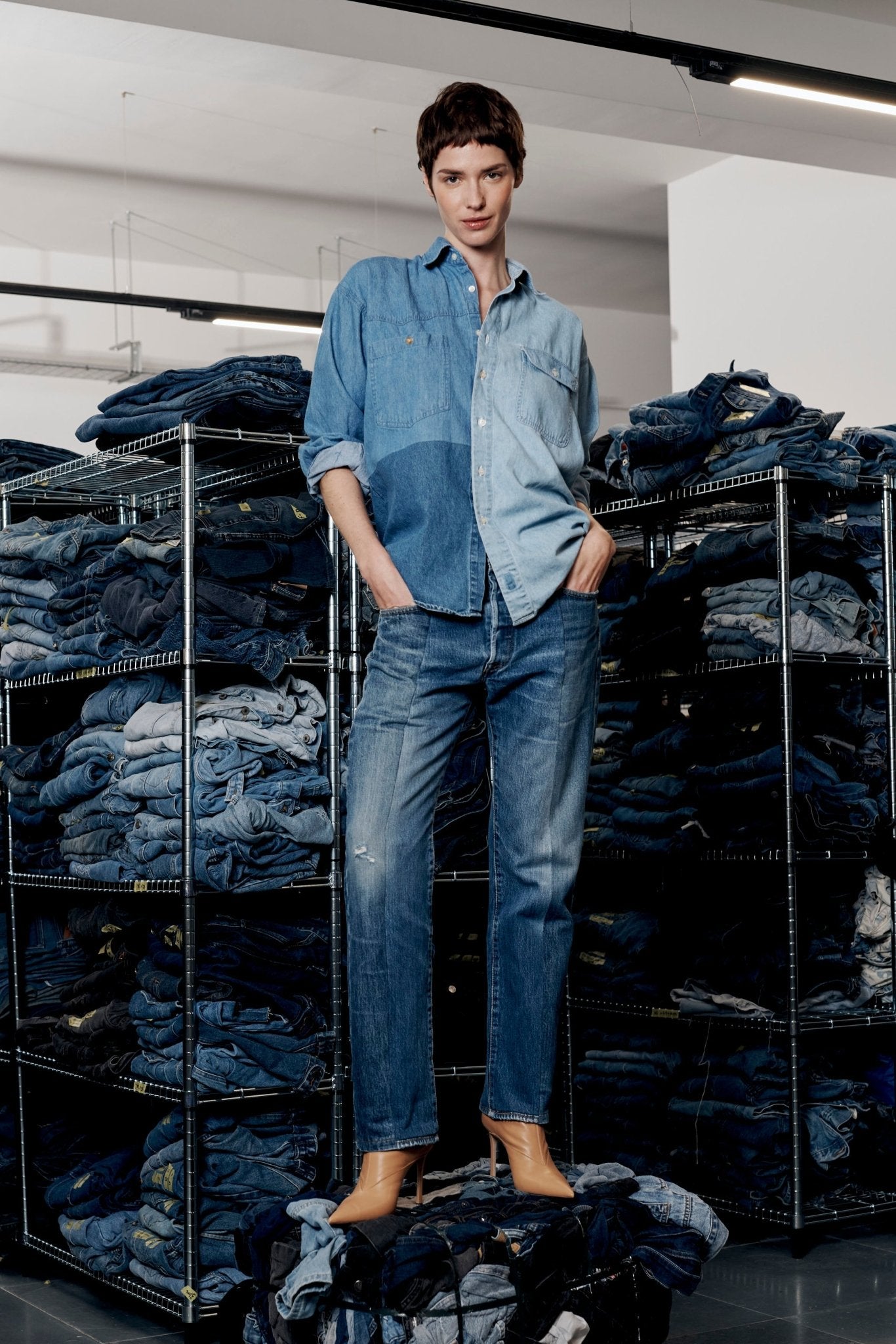 Stovepipe Jean Distressed Mid Blue - ELV Denim